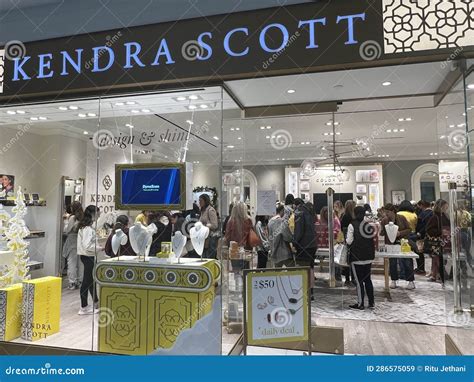 kendra scott short hills mall.